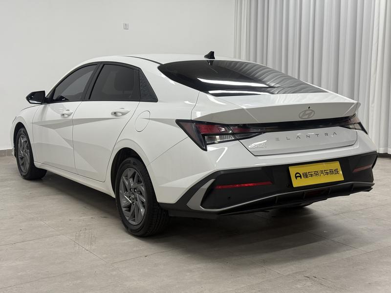 Hyundai Elantra 2023