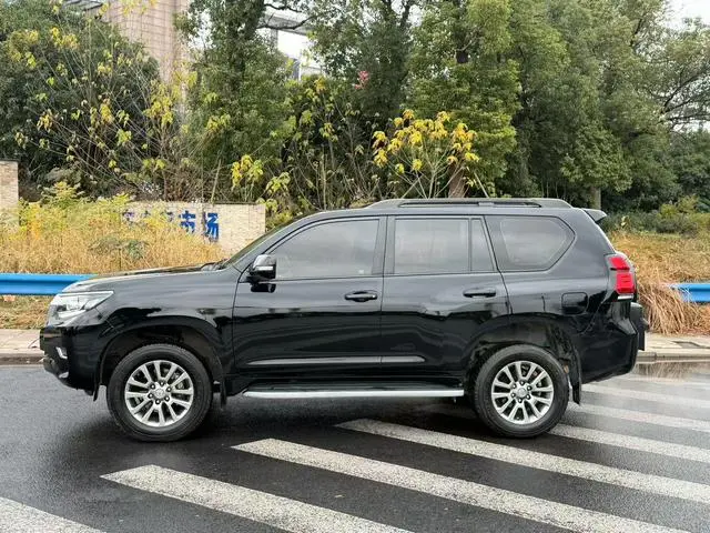 TOYOTA Prado 3.5L automatic TX-L premium version with spare tire after hanging
