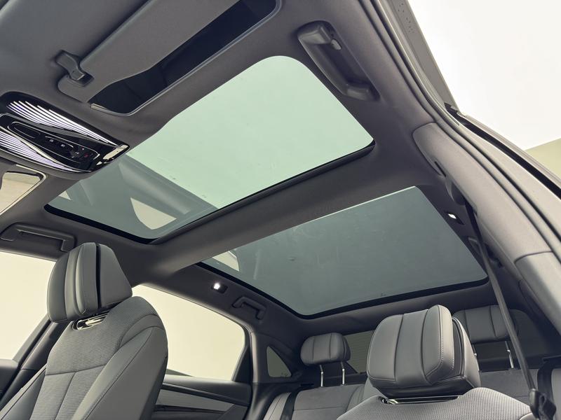 Voyah Lantu Chasing Light PHEV 2024
