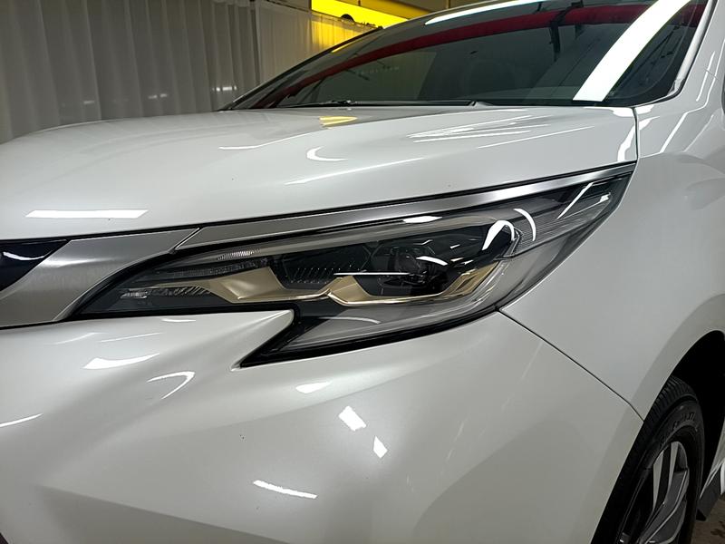 Toyota Gravia 2024