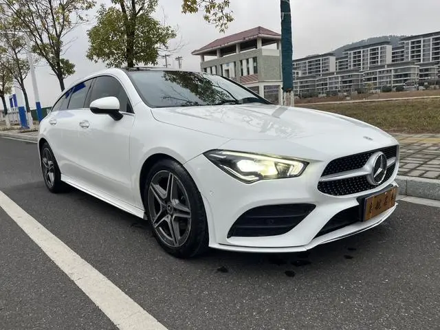 Mercedes-Benz Mercedes-Benz CLA CLA 200 five-door hunting sports car