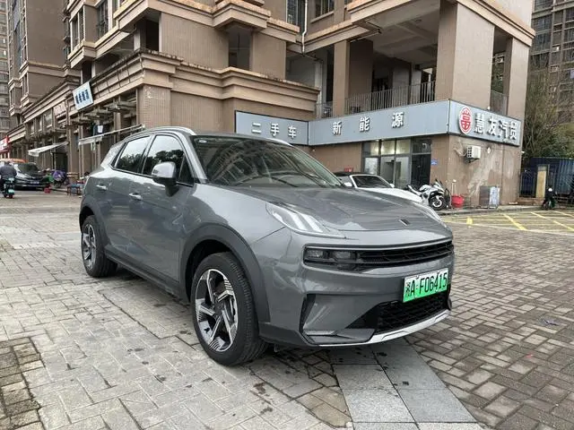 LYNK & CO Lynk & Co. 06 EM-P PHEV Remix Shero