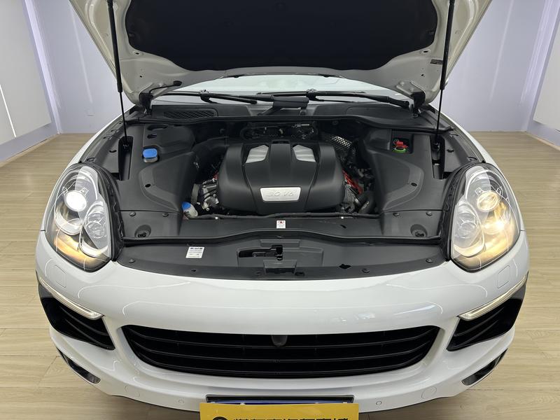 Porsche Cayenne 2016
