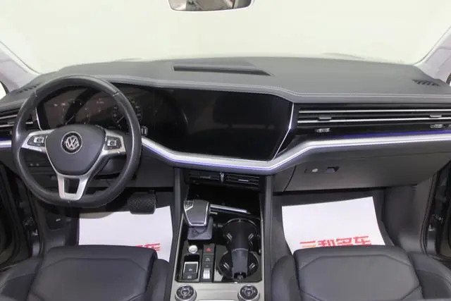 Volkswagen Touareg 3.0 TSI Sharp Edition