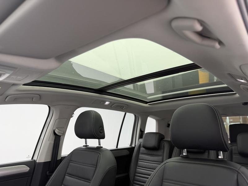 Volkswagen Touran L 2016
