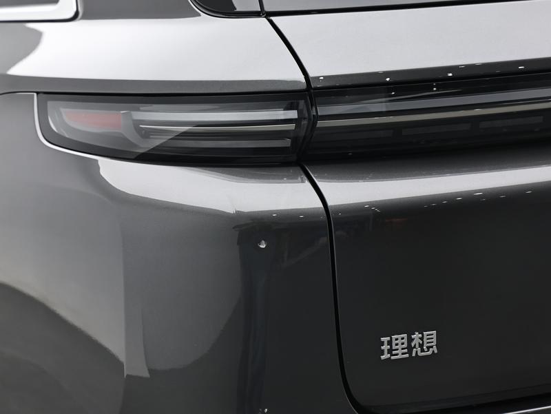 Li Auto Ideal L8 2023