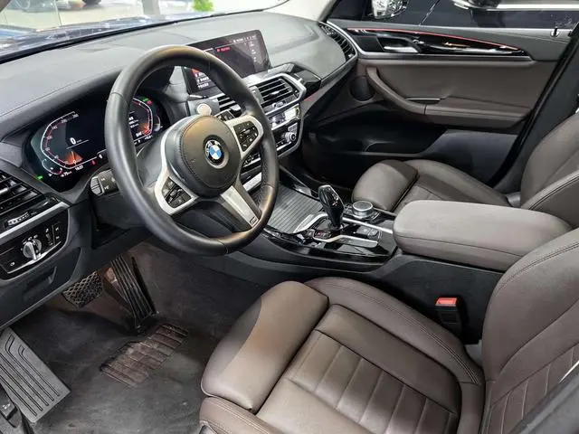 BMW BMW X3 Facelift xDrive25i M sports suit