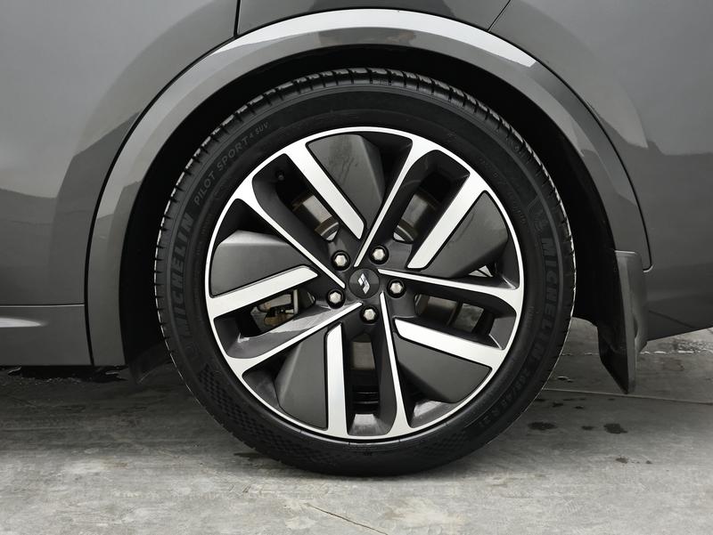 Li Auto Ideal L8 2024