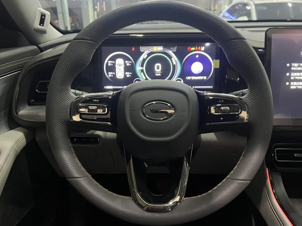 GAC Trumpchi GS8 Dual engine series 2.0TM hybrid four-wheel drive Premium 6-seater