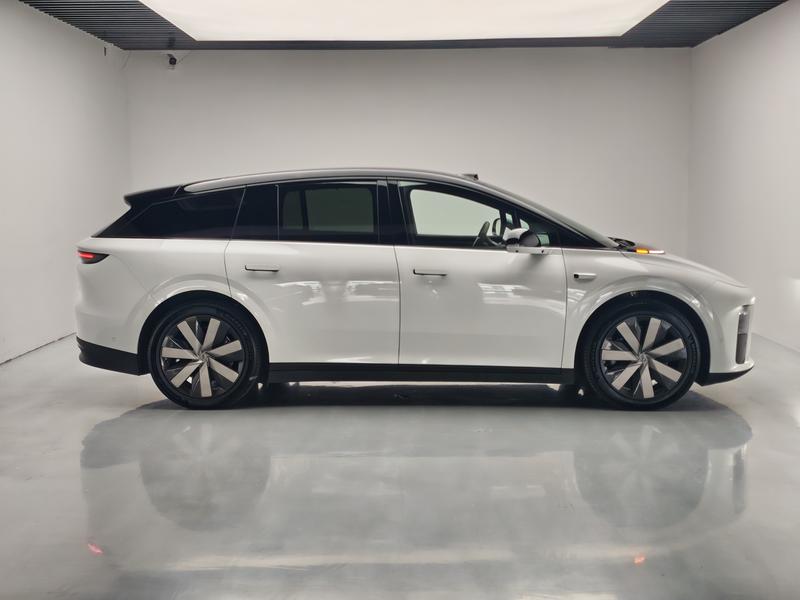 Li Auto Ideal i6 2025
