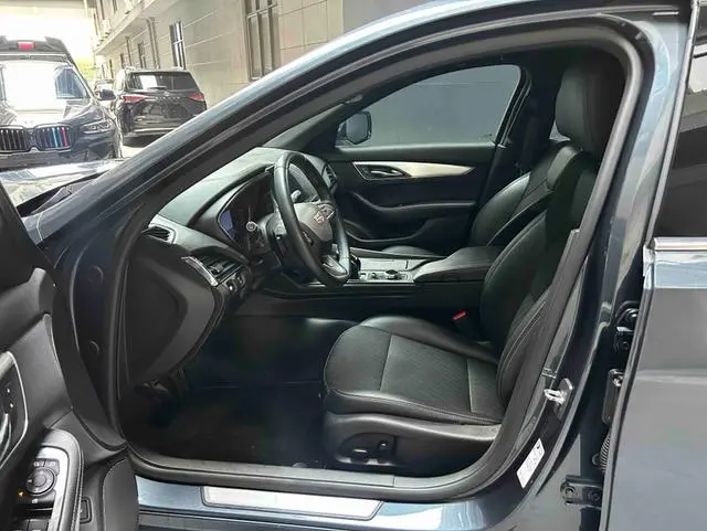Cadillac Cadillac CT5 28T fashion type