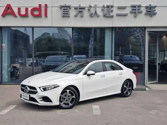 Mercedes-Benz Mercedes-Benz A-class A 200 L sports sedan fashion Version