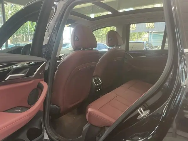 BMW BMW X3 Facelift xDrive25i M sports suit