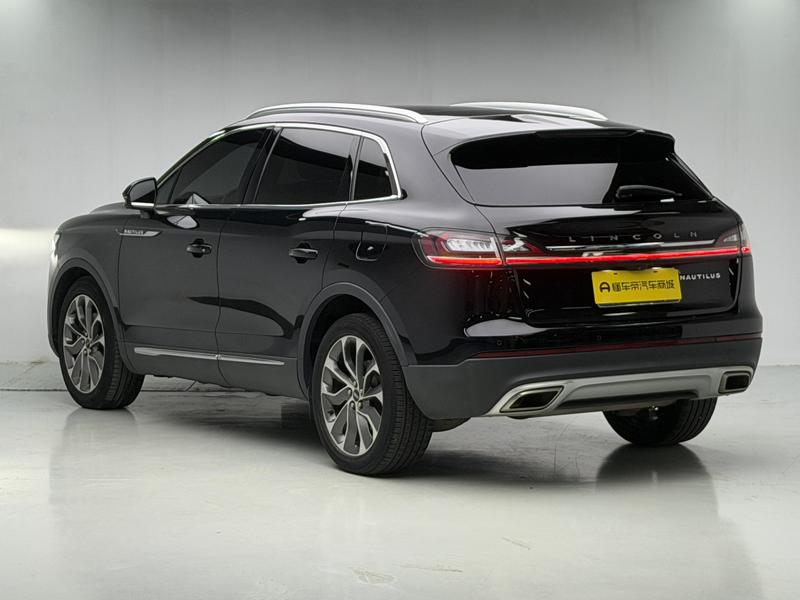 Lincoln Voyager 2021