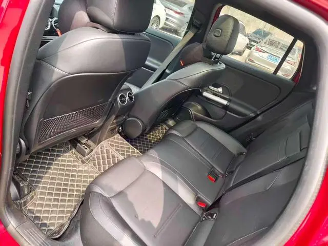 Mercedes-Benz Mercedes-Benz GLA GLA 200
