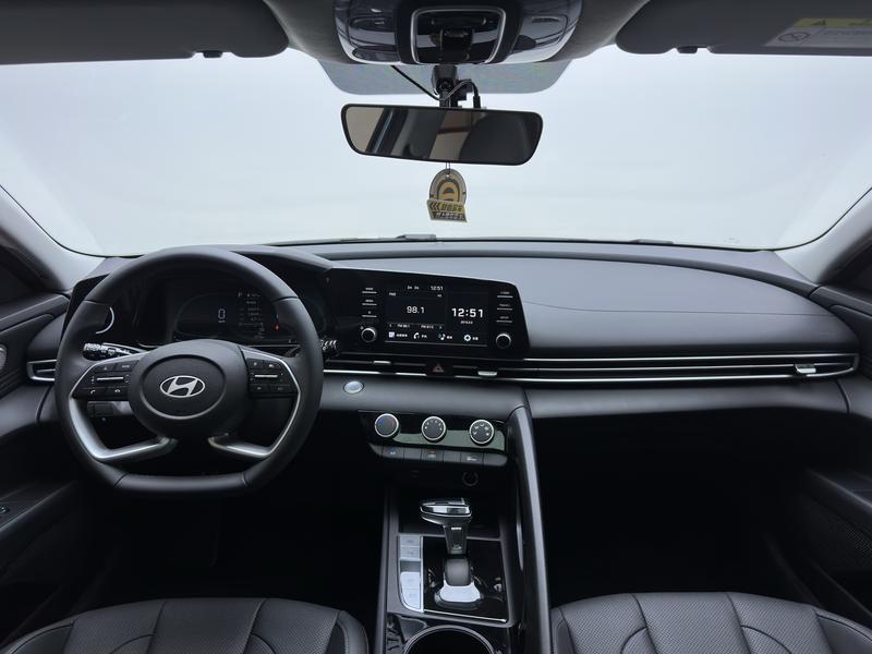 Hyundai Elantra 2023