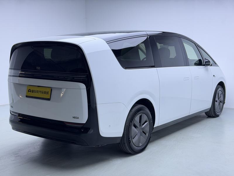 Li Auto Ideal MEGA 2025