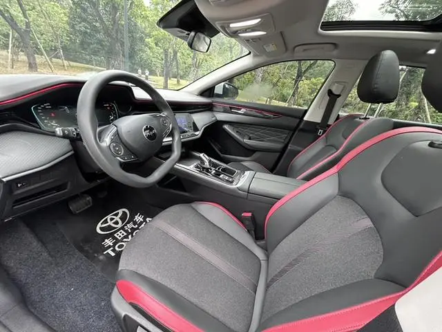 Dongfeng Fengshen Yi Hyun MAX 1.5T Deluxe Edition