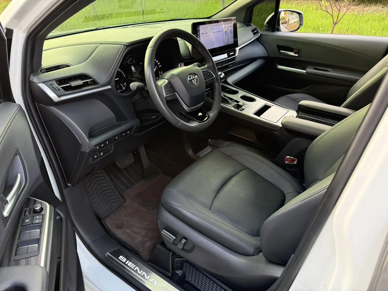 TOYOTA Saina Dual engine 2.5L Premium Edition