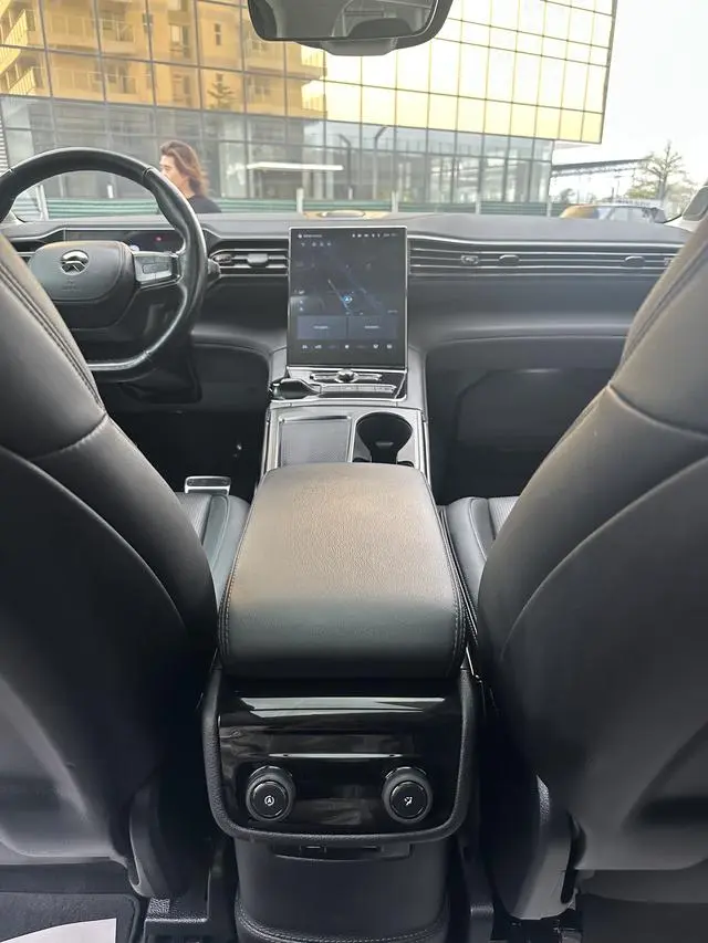 NIO NIO ES8 415KM base version seven seats