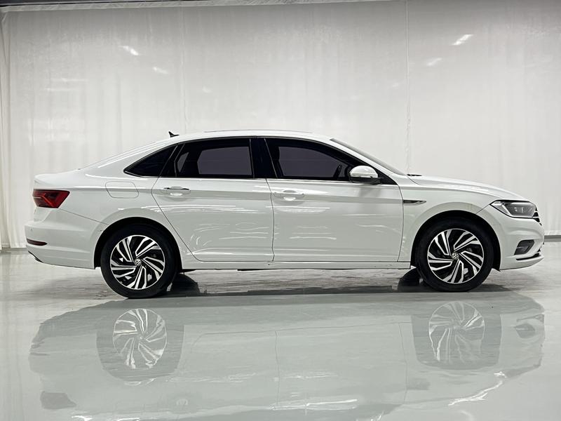 Volkswagen Sagitar 2021