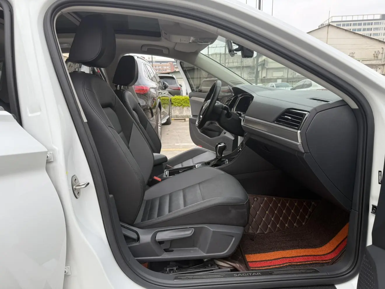 Volkswagen Sagitar 280TSI DSG Comfortable Smart Edition