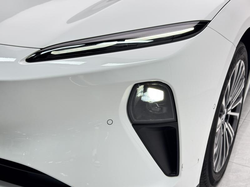 NIO NIO ET5 2024