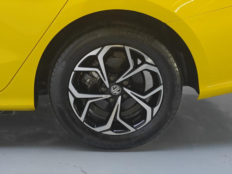 MG MG5 2021