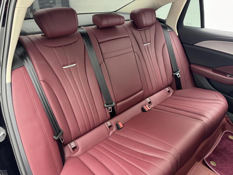 Hongqi Red Flag H5 2024
