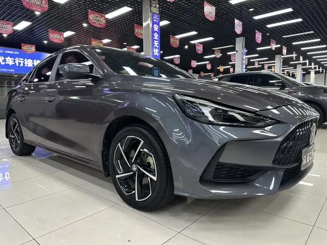MG MG5 Facelift 300TGI DCT Green Luxury Ultimate Edition