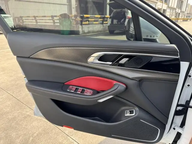 Hongqi Hongqi H6 2.0T Zhiyi Edition