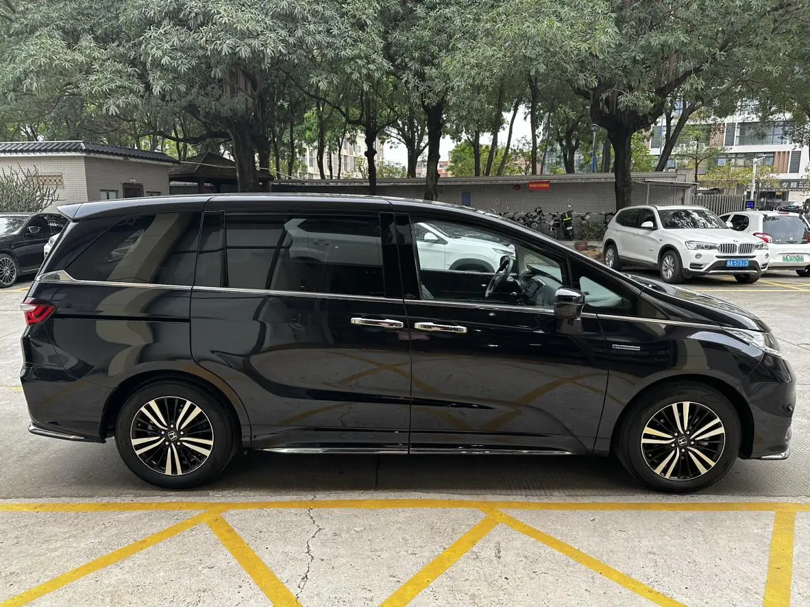 Honda Odyssey 2.0L Sharp*Exclusive Edition