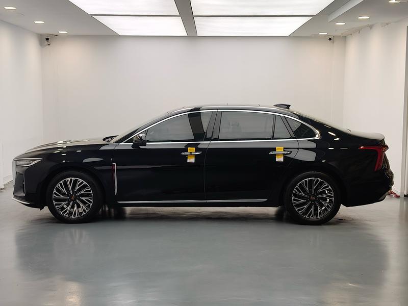 Hongqi Red Flag H5 2025