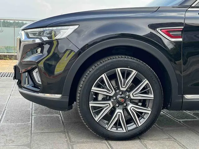 Hongqi Hongqi HS5 2.0T Zhilian flag collar four-wheel drive version