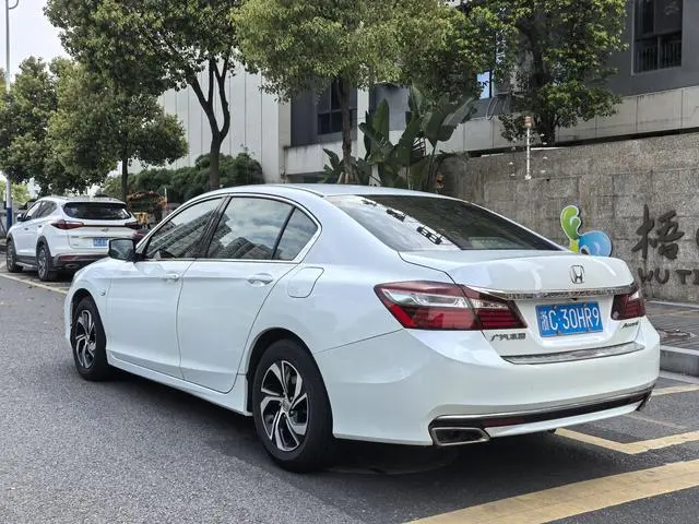 Honda Accord 2.0L Comfort Version