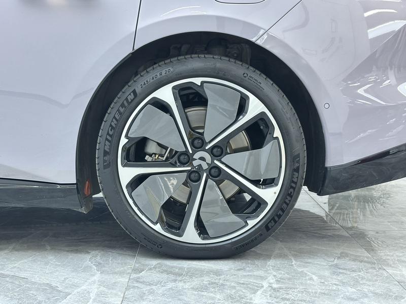 NIO NIO ET5 2025