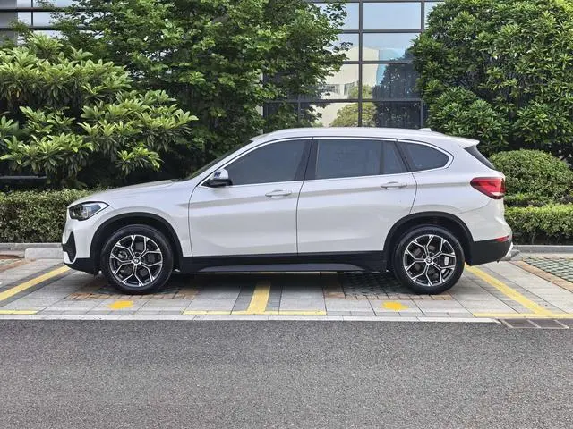 BMW BMW X1 sDrive25Li leading type