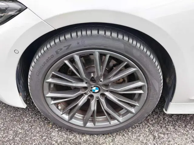 BMW BMW 3 Series 325i M Sports Yao Ye Suit