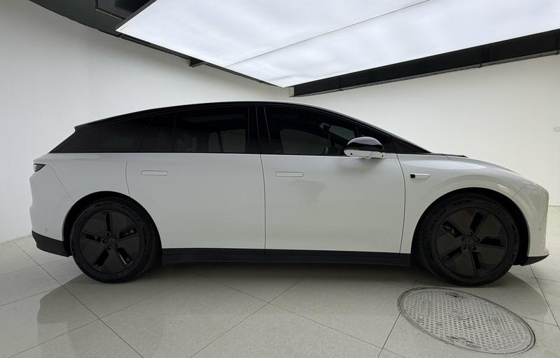 Li Auto Ideal i6 2025