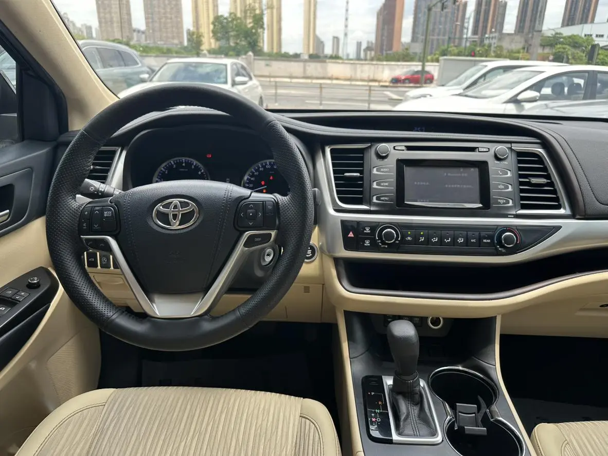 TOYOTA Highlander 2.0T two-wheel drive Elite Edition 5 seats
