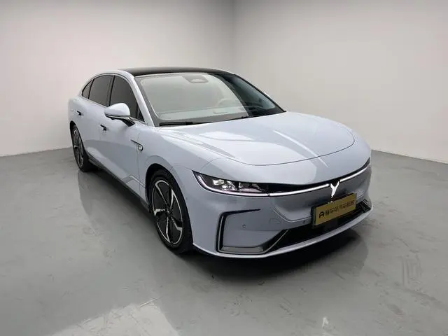 VOYAH Lantu Chasing Light EV 580km standard battery life version