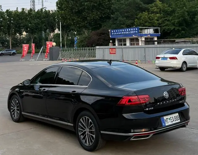 Volkswagen Magotan 330TSI DSG Luxury