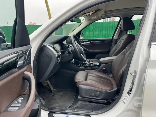 BMW BMW X3 Facelift xDrive25i M sports suit