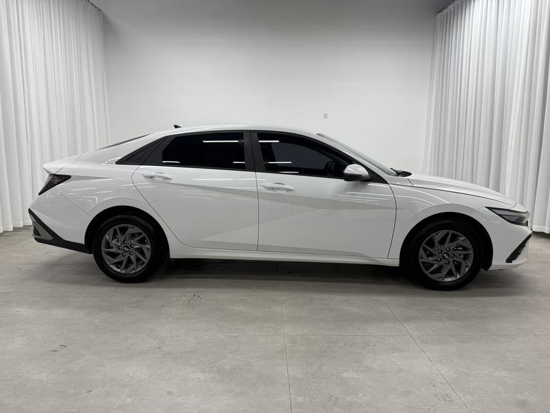 Hyundai Elantra 2023
