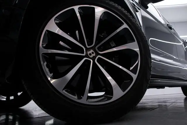 Bentley Tim Yue 4.0T V8