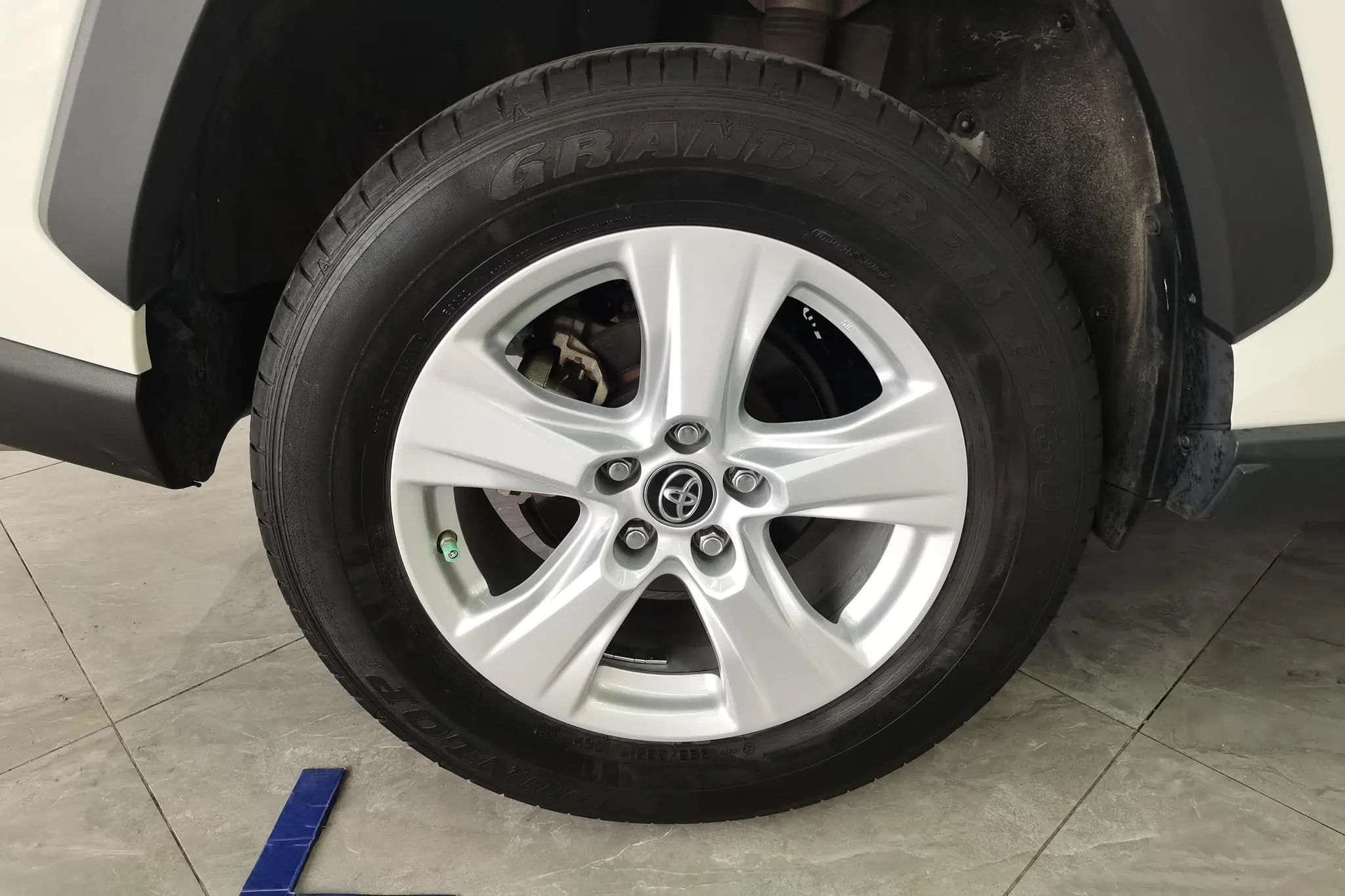 TOYOTA RAV4 Rongfang 2.0L CVT two-wheel drive urban edition