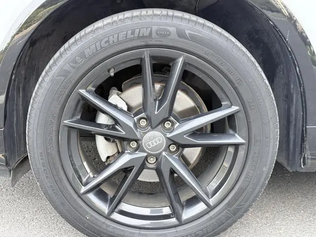 Audi Audi Q2L 35TFSI aggressive dynamic type