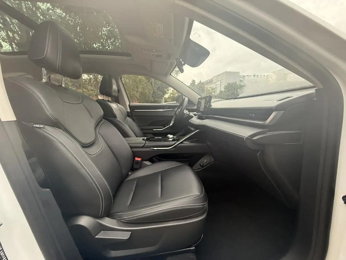 Haval Haval H6 The third generation 2.0T automatic four-wheel drive Max version