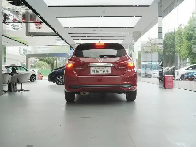 Nissan TIIDA 1.6L CVT Zhizun Edition