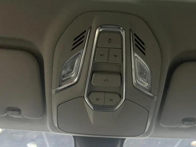 Wuling Wuling Xingchen 1.5T automatic star Obsidian version